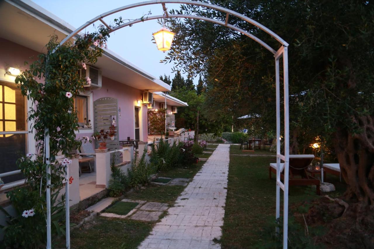 Ktima Theofilos - Frideriki Guest house Petriti (Corfu)
